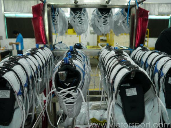 Introduction to how a pair of professional badminton shoes are made