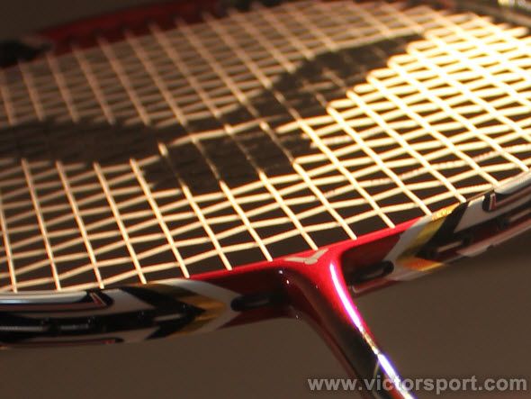 Introduction to the types of badminton string